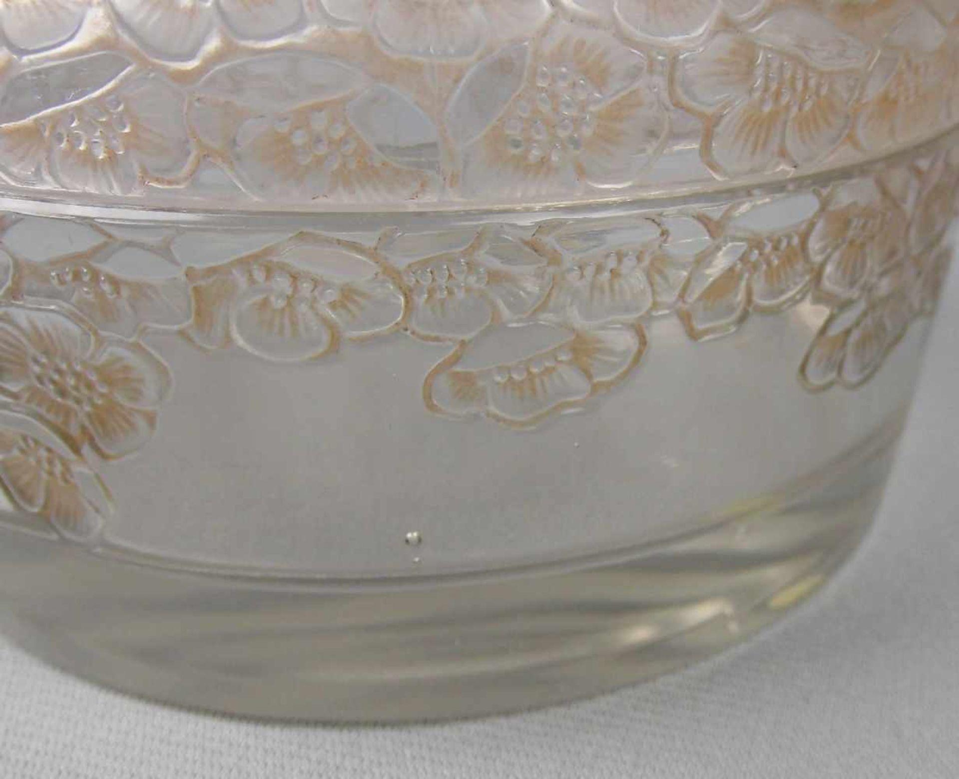 RENÉ LALIQUE - DECKELDOSE / BONBONNIÈRE/ COMPOTTIÈRE/ glas box, 1. H. 20. Jh., Kristallglas mit - Bild 3 aus 7