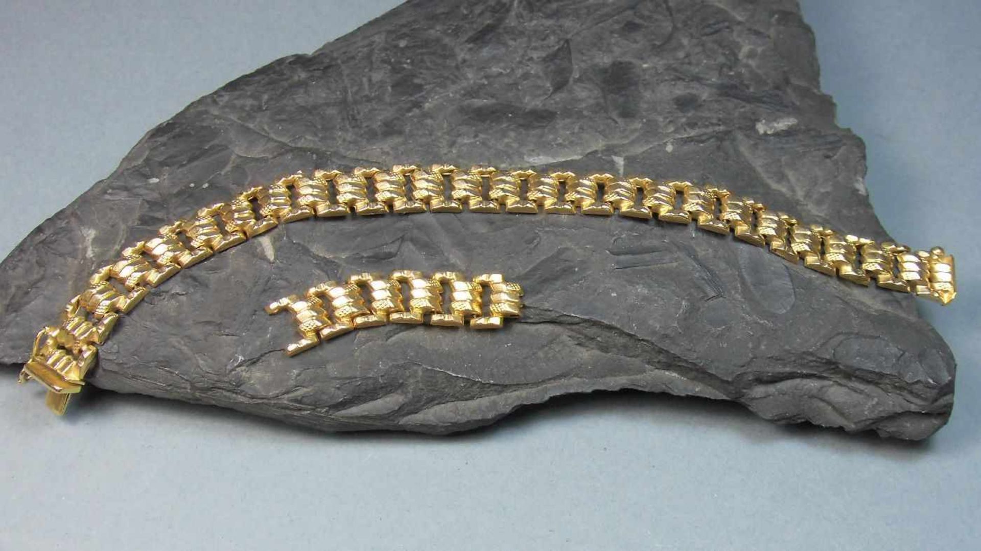 ARMBAND / bracelet aus 750er Gelbgold (Gewicht mit Verlängerung: 15,3 g), Sicherheitsverschluss,