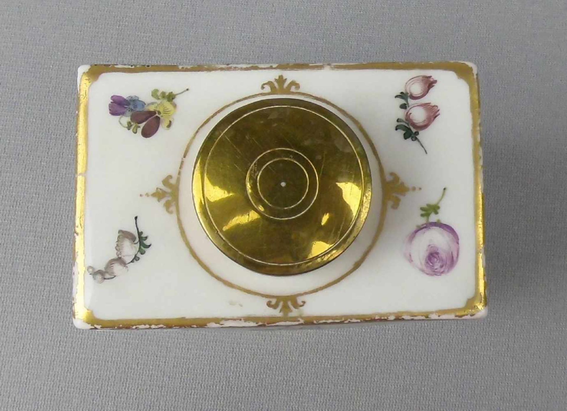 TEEDOSE / tea caddy, Porzellan, Manufaktur Meissen, um 1730, erste Wahl. Rechteckiger Korpus mit - Bild 7 aus 9