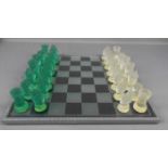 SCHACHSPIEL / game of chess, "Bohemia Glas / Tschechoslowakei", 2. Hälfte 20. Jh.; Spielfeld aus