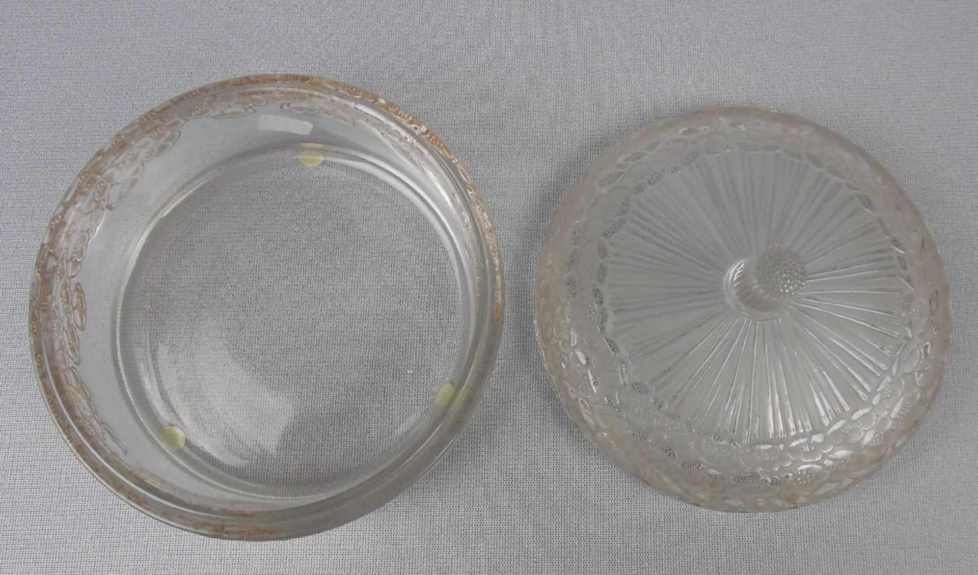 RENÉ LALIQUE - DECKELDOSE / BONBONNIÈRE/ COMPOTTIÈRE/ glas box, 1. H. 20. Jh., Kristallglas mit - Bild 4 aus 7