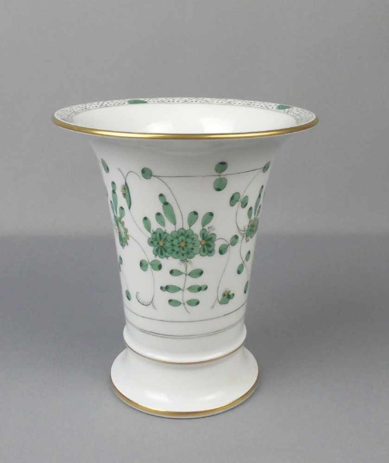 VASE, Porzellan, Manufaktur Meissen, unterglasurblaue Schwertermarke, Marke seit 1934 (1. Wahl)