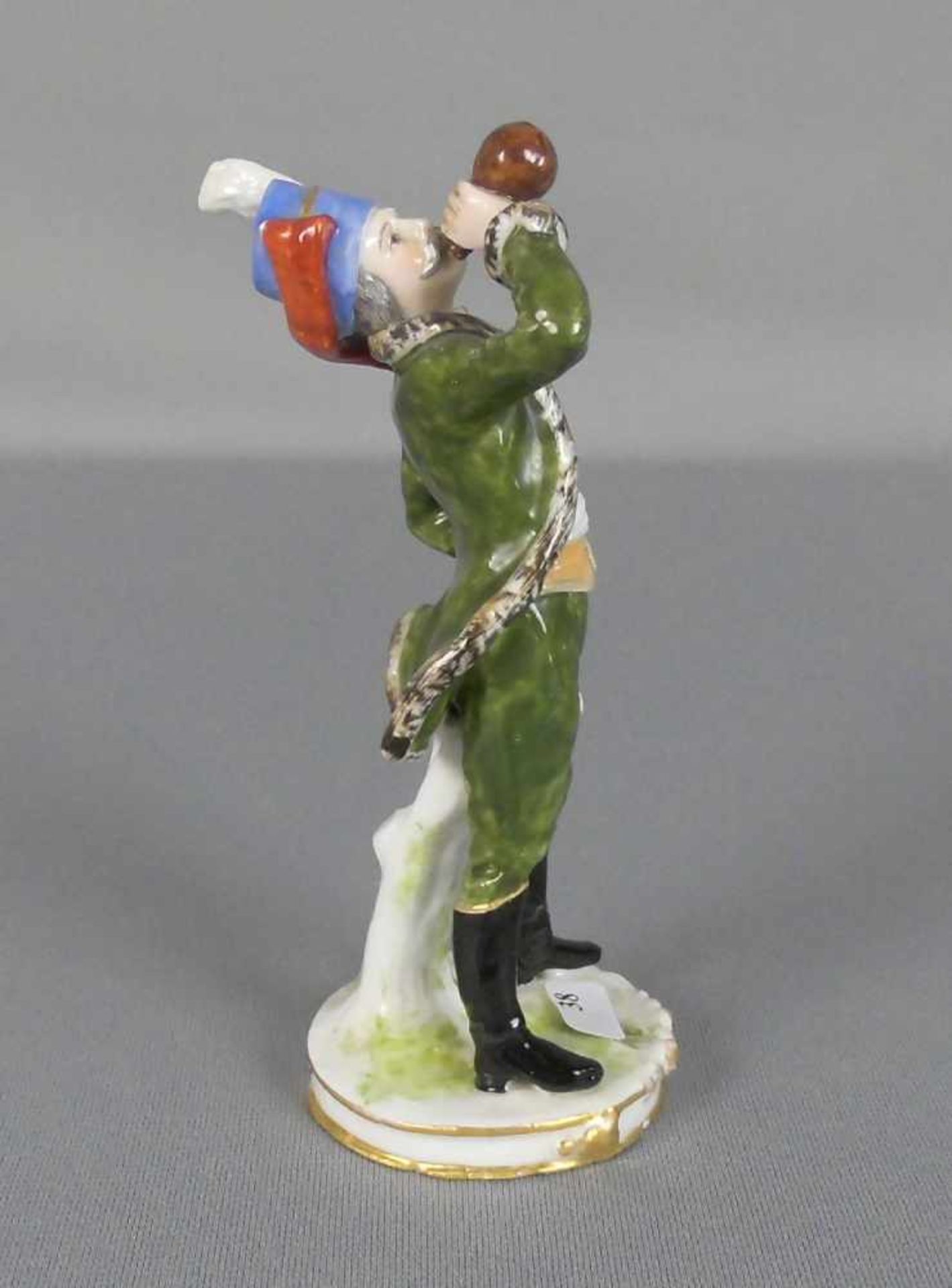 PORZELLANFIGUR: "Trinkender Soldat", gemarkt in der Art der Manufaktur Frankenthal - Kurfürst Karl - Bild 2 aus 4