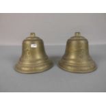 PAAR GLOCKEN MIT ENGEL-MOTIVEN / bells, Bronze - Gelbguss, gearbeitet nach historischem Vorbild.