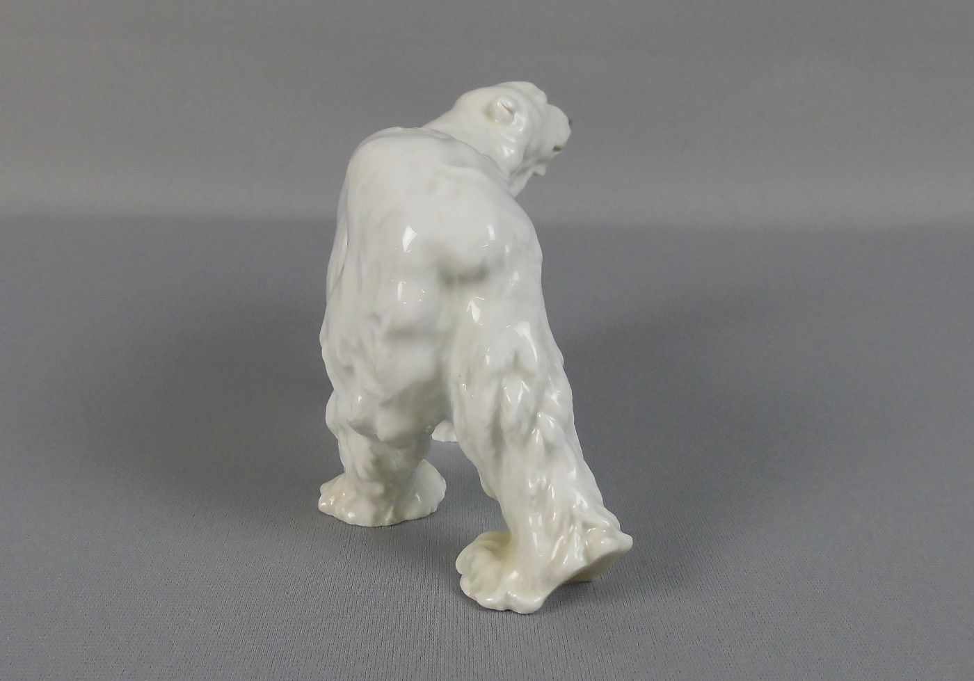 PORZELLANFIGUR "EIS - BÄR / LAUFENDER EISBÄR", Manufaktur Meissen, unterglasurblaue - Image 4 of 6