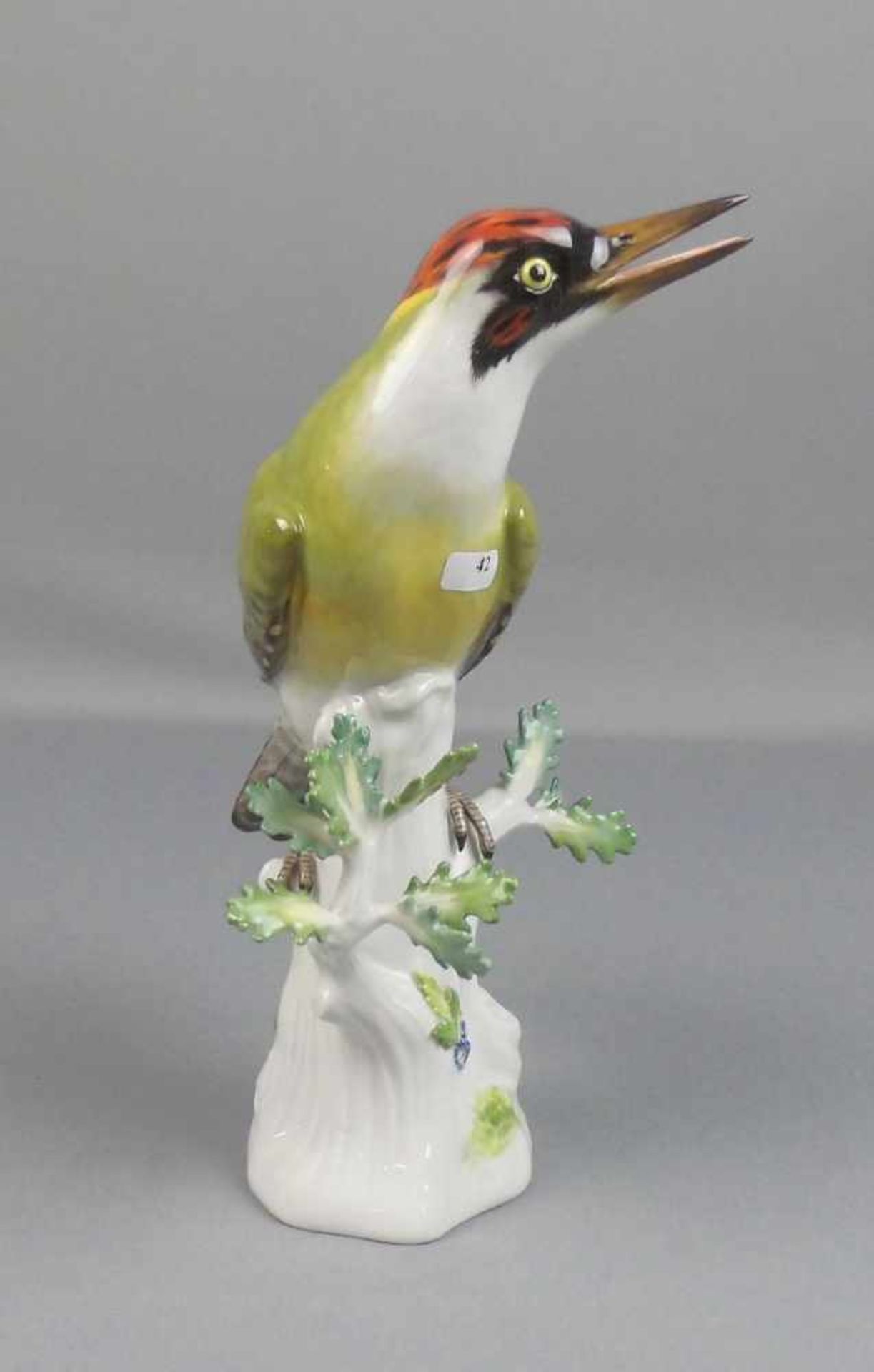 PORZELLANFIGUR "Grünspecht" / porcelain figure, Manufaktur Meissen, unterglasurblaue Schwertermarke, - Bild 5 aus 6