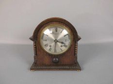 KAMINUHR / fire place clock, England, "Charles E. Rose / Halifax", um 1900. Eichengehäuse im