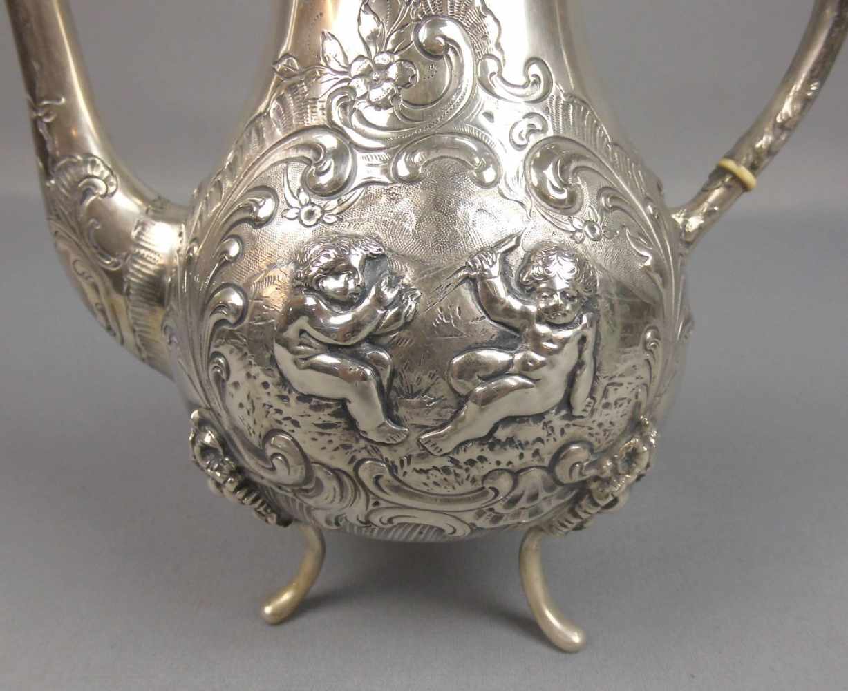 KAFFEEKANNE / silver coffee pot, wohl 19. Jh., 800er Silber (813 g), gepunzt mit Feingehaltsangabe - Image 2 of 7