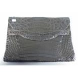 KROKO - HANDTASCHE / CLUTCH, gemarkt "Maximo Italia", Mitte 20. Jh.; dunkelbraunes Krokodilleder,