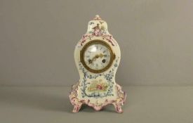 KAMINUHR / fire place clock im Keramikgehäuse, England um 1900, gemarkt "Longwy", gearbeitet in