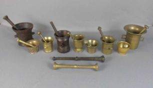 KONVOLUT MÖRSER UND PISTILLE / mortars and pestels, 19. und 20. Jh., Bronze - Gelbguss und