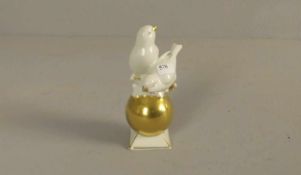 FIGUR: "Zwei Vögel" / porcelainfigure, Gerold-Porzellan, unterglasurgrün gem., Modell-Nr. 4852,