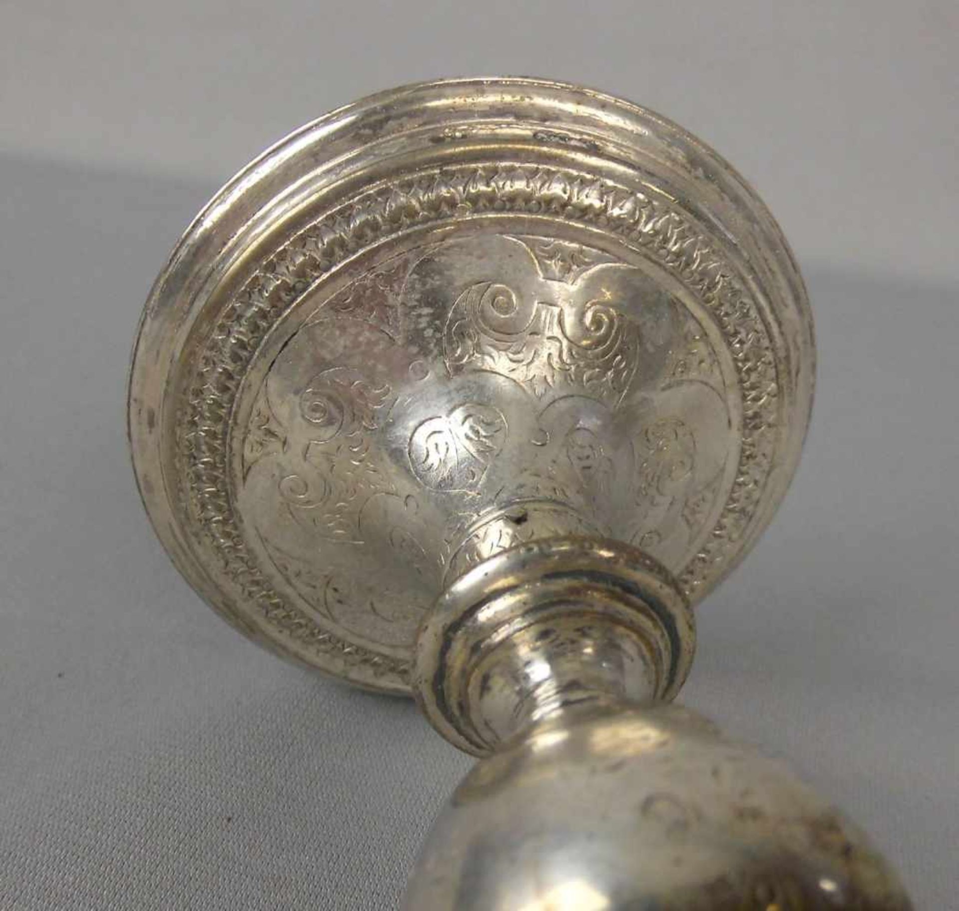 BAROCKES ZIBORIUM von 1647 / MESSKELCH / ABENDMAHLSKELCH / silver chalice, Silber (430 g), auf der - Bild 7 aus 8