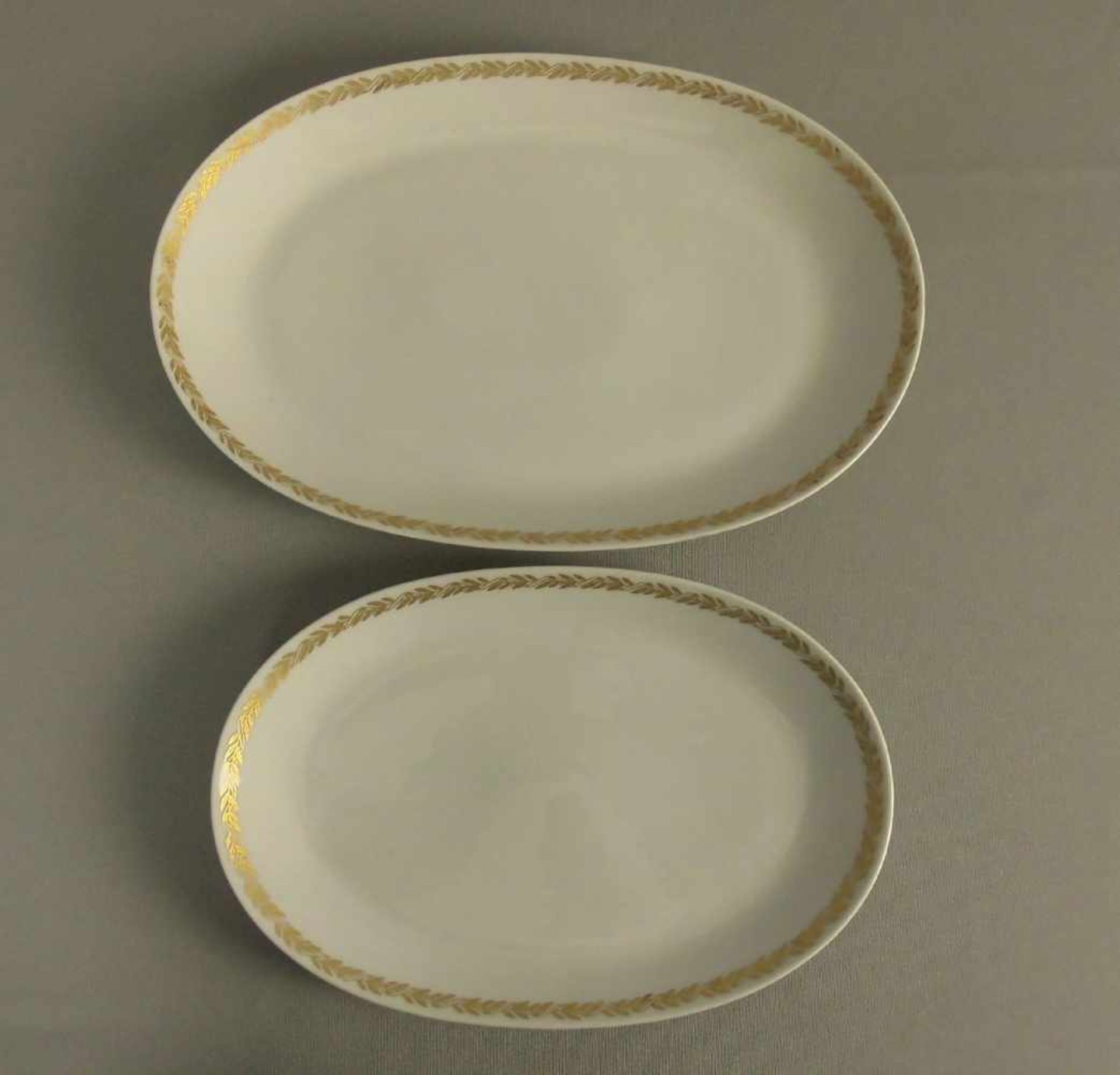 HUTSCHENREUTHER SPEISESERVICE FÜR 12 PERSONEN / dinnerware, Porzellan, Manufaktur Hutschenreuther, - Bild 6 aus 8