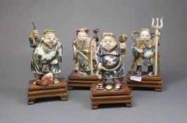 4 OKIMONO / ELFENBEINFIGUREN, Japan, Meiji-Periode, 19./20. Jh., Elfenbein und Holz, polychrom