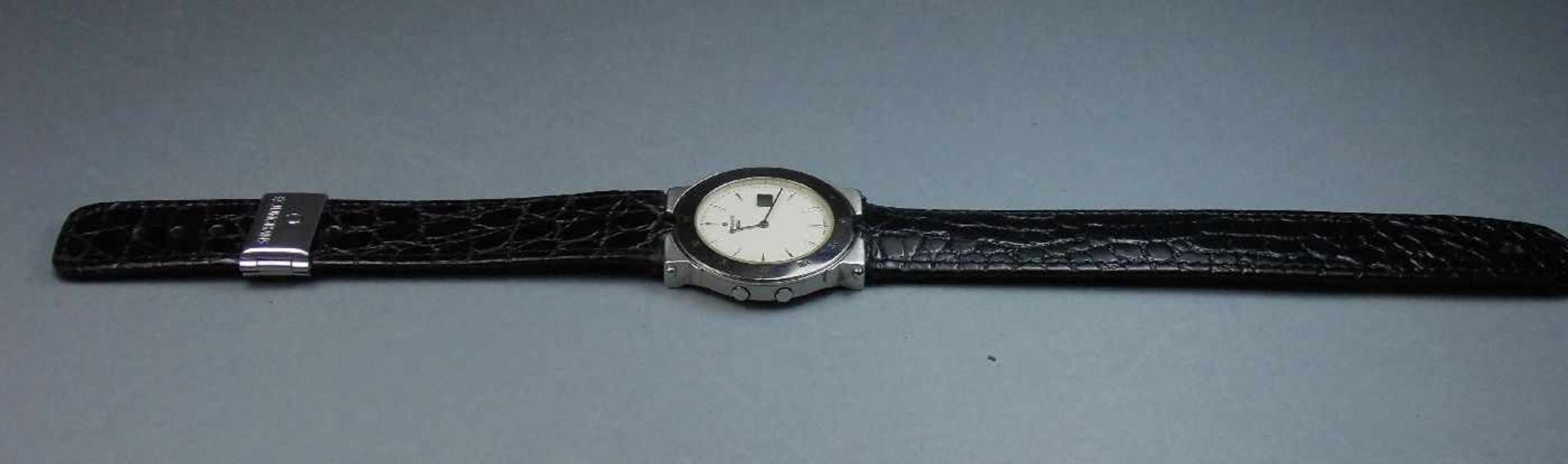 JUNGHANS MEGA FUNK-ARMBANDUHR, Quarzwerk, Stahlghäuse mit Junghans-Lederarmband. Zifferblatt mit - Bild 2 aus 9