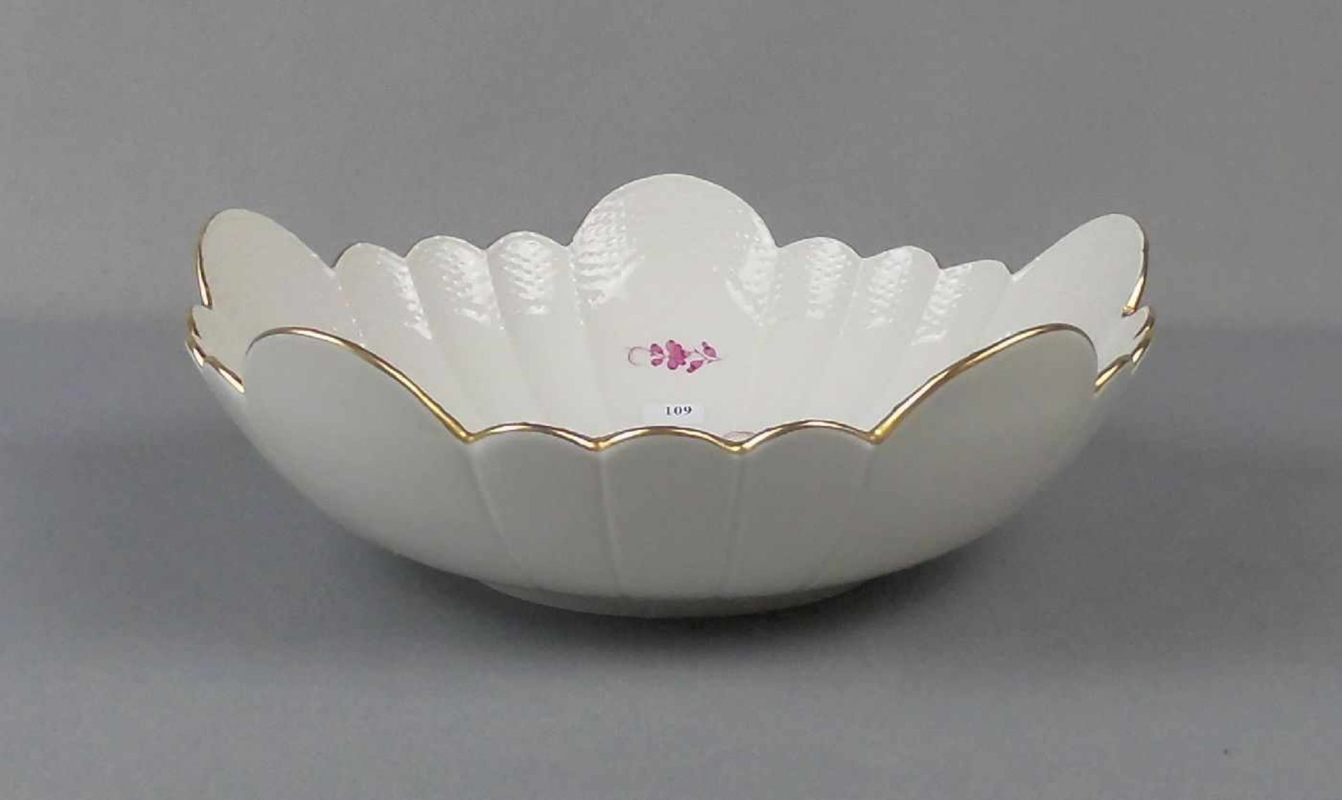 SCHALE / bowl, Porzellan, Manufaktur Meissen, unterglasurblaue Schwertermarke, Marke seit 1934 (2- - Bild 3 aus 4