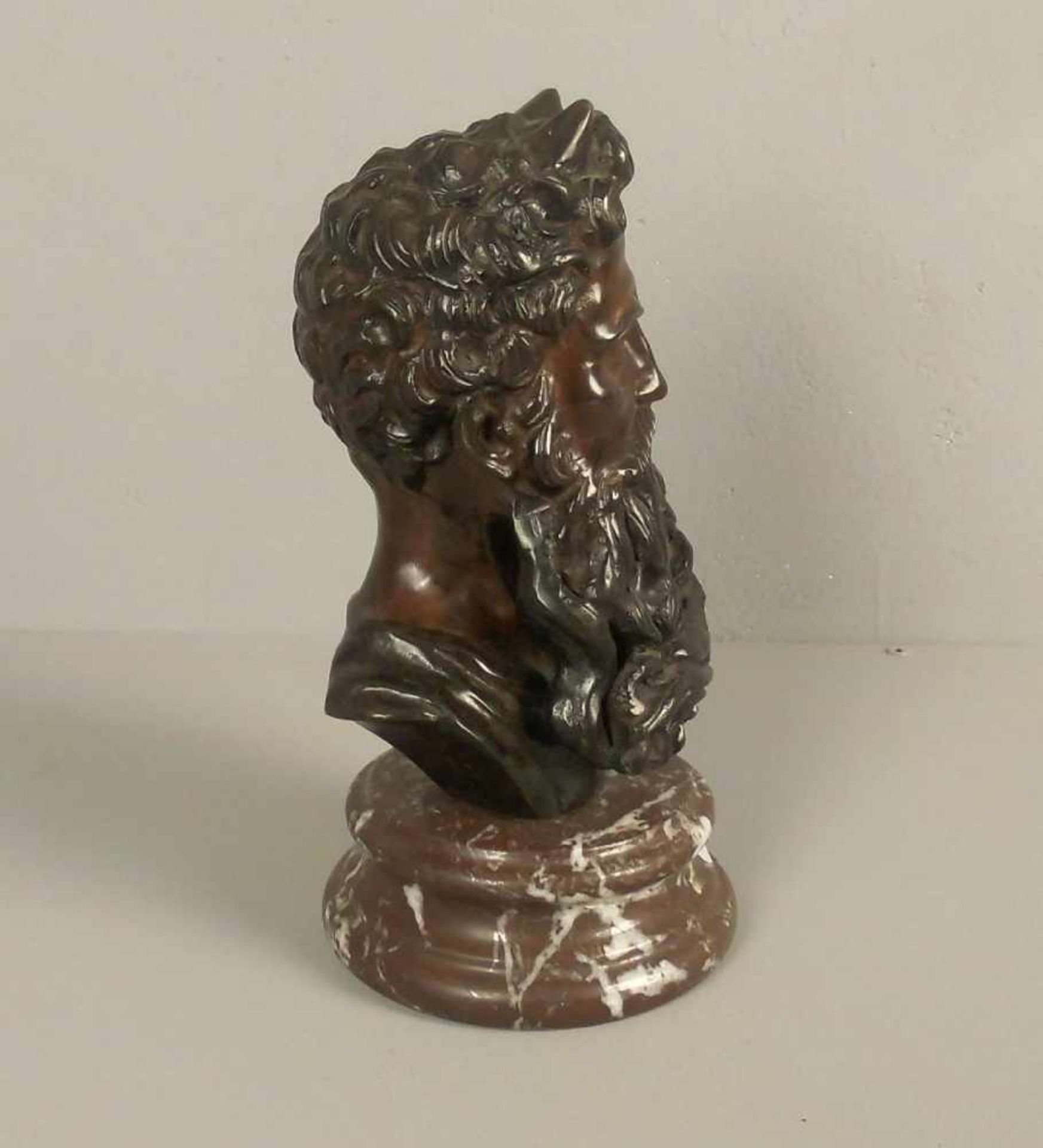ANONYUMUS (Bildhauer des 19. Jh.), Büste / Skulptur / sculpture: "Moses", gearbeitet nach der - Bild 2 aus 4