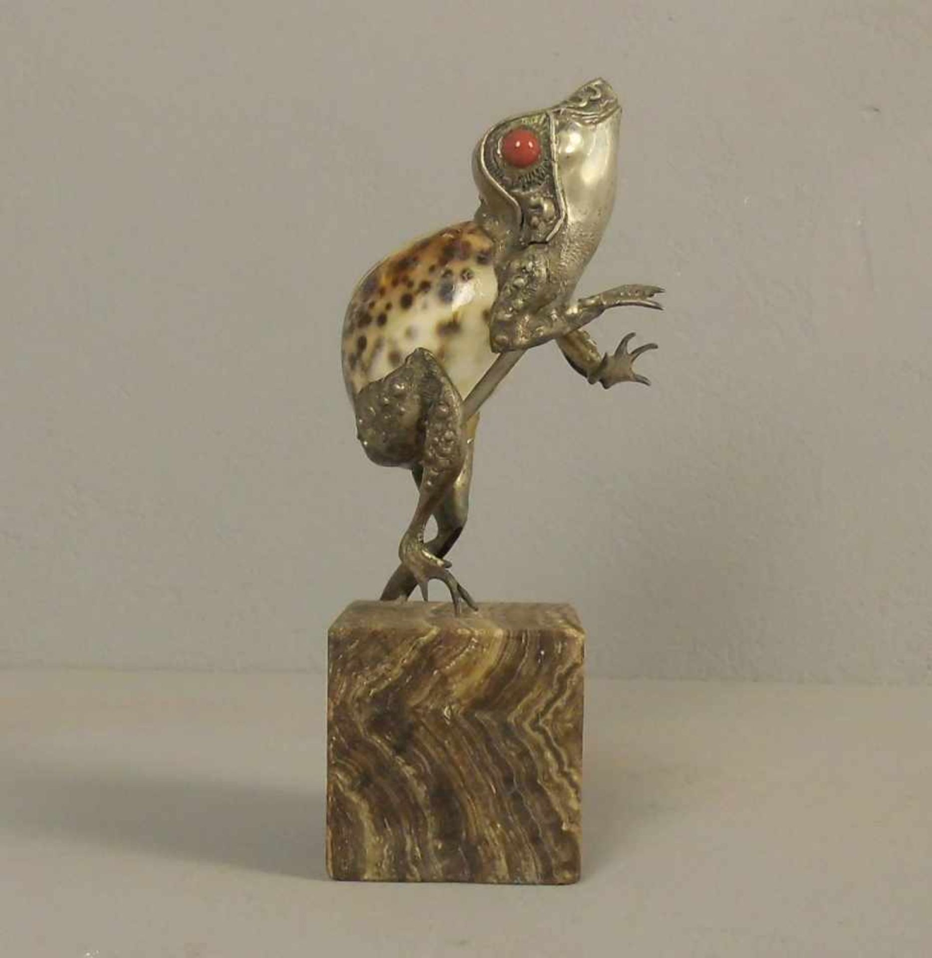 FIGUR / sculpture: "FROSCH", Silber (säuregetestet), naturalistisch gearbeitete Silbermonturen an - Bild 3 aus 5