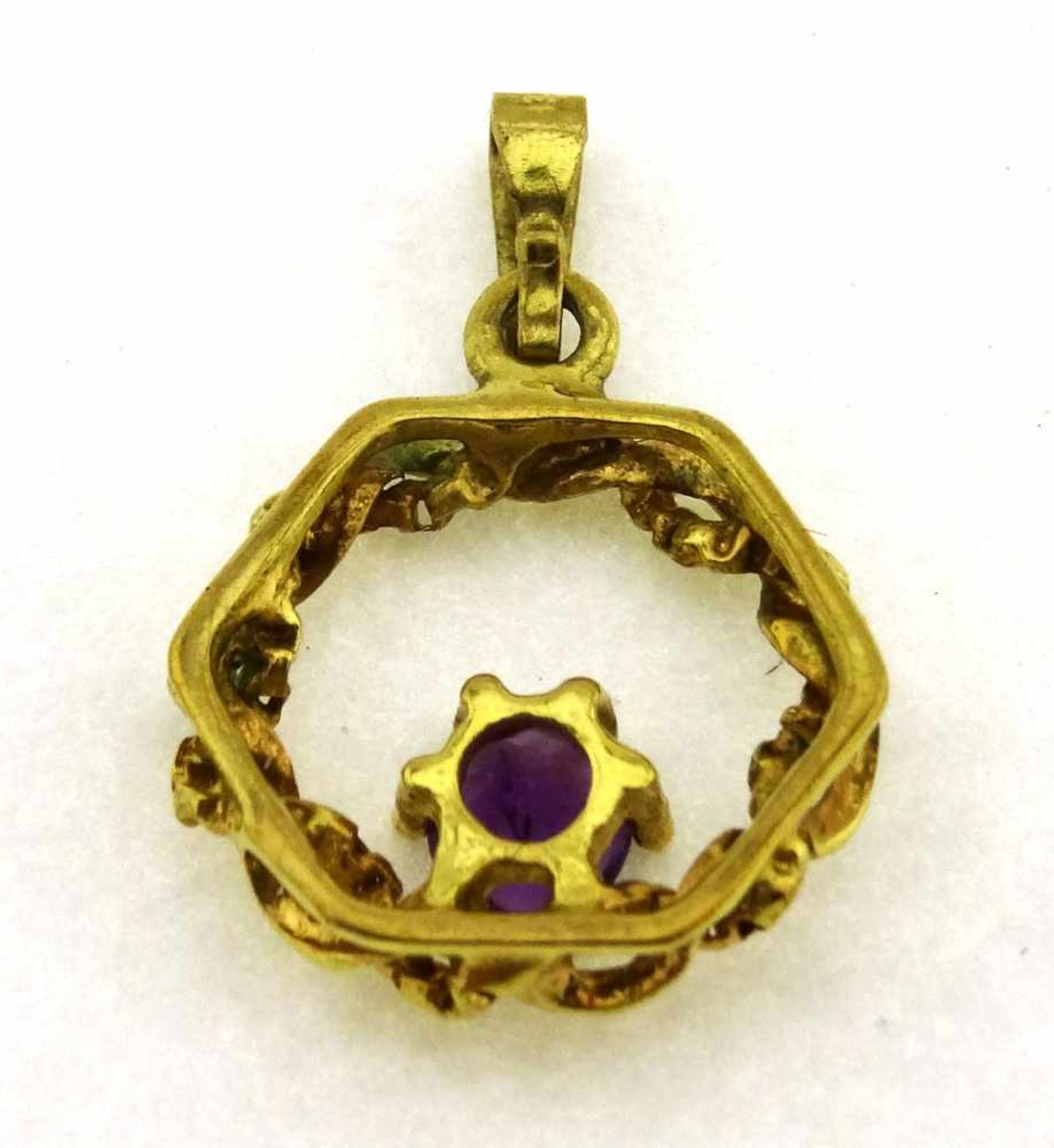 333 Goldanhänger mit Amethyst in Krappenfassung, ca. 4mm, Länge des Anhägers über Schlaufe ca. 21mm, - Bild 2 aus 2