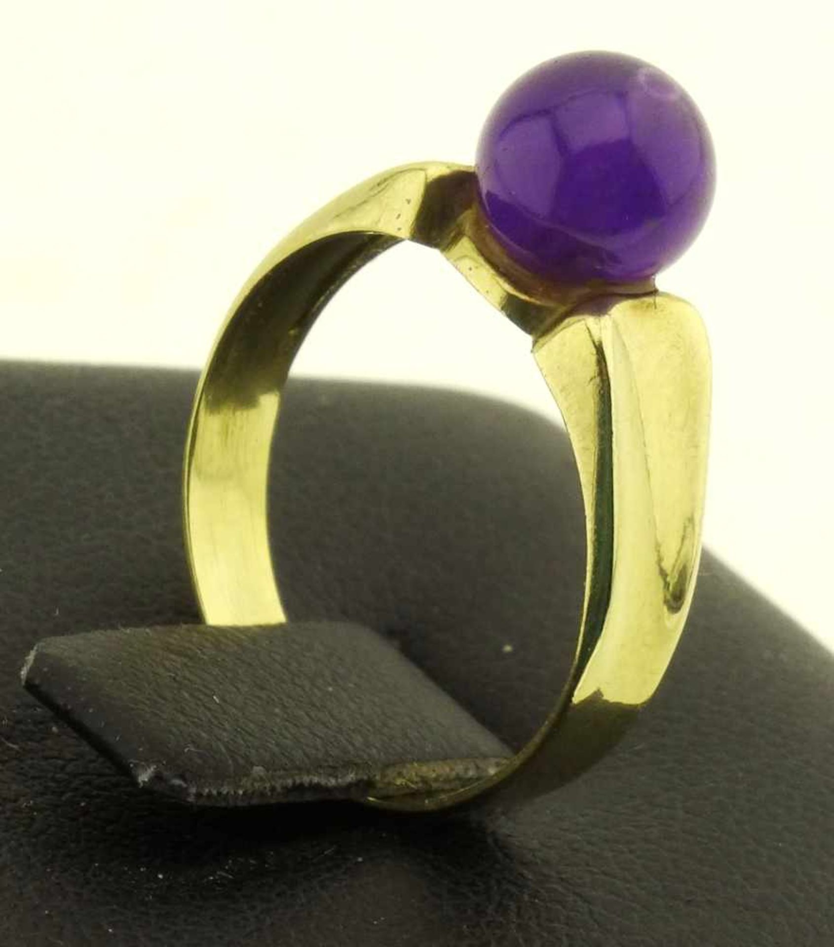 Damenring 333 Gold Amethyst mit sehr schöner Amethystkugel von 7mm Durchmesser, Ringgröße 53,