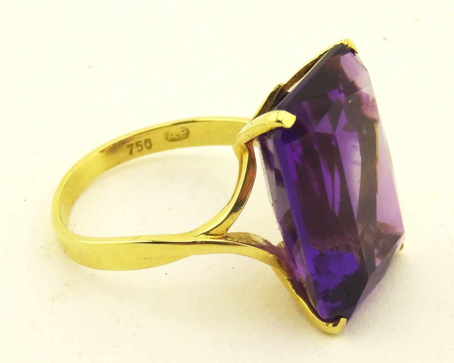 Damenring Amethyst 750 Gold mit einem schönen Amethyst ca. 19x14 mm, achteckig geschliffen, RG 60, - Bild 3 aus 4