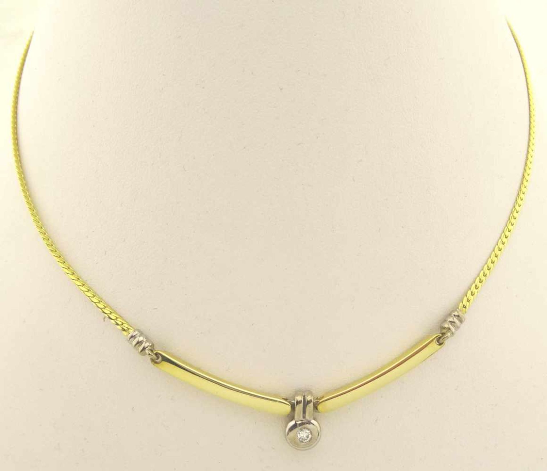 Collier 585 Gold ungetragen, 2 farbig, mit 0,07 ct. Brillant TW/Si, Länge ca. 42cm, Gewicht ges. ca.