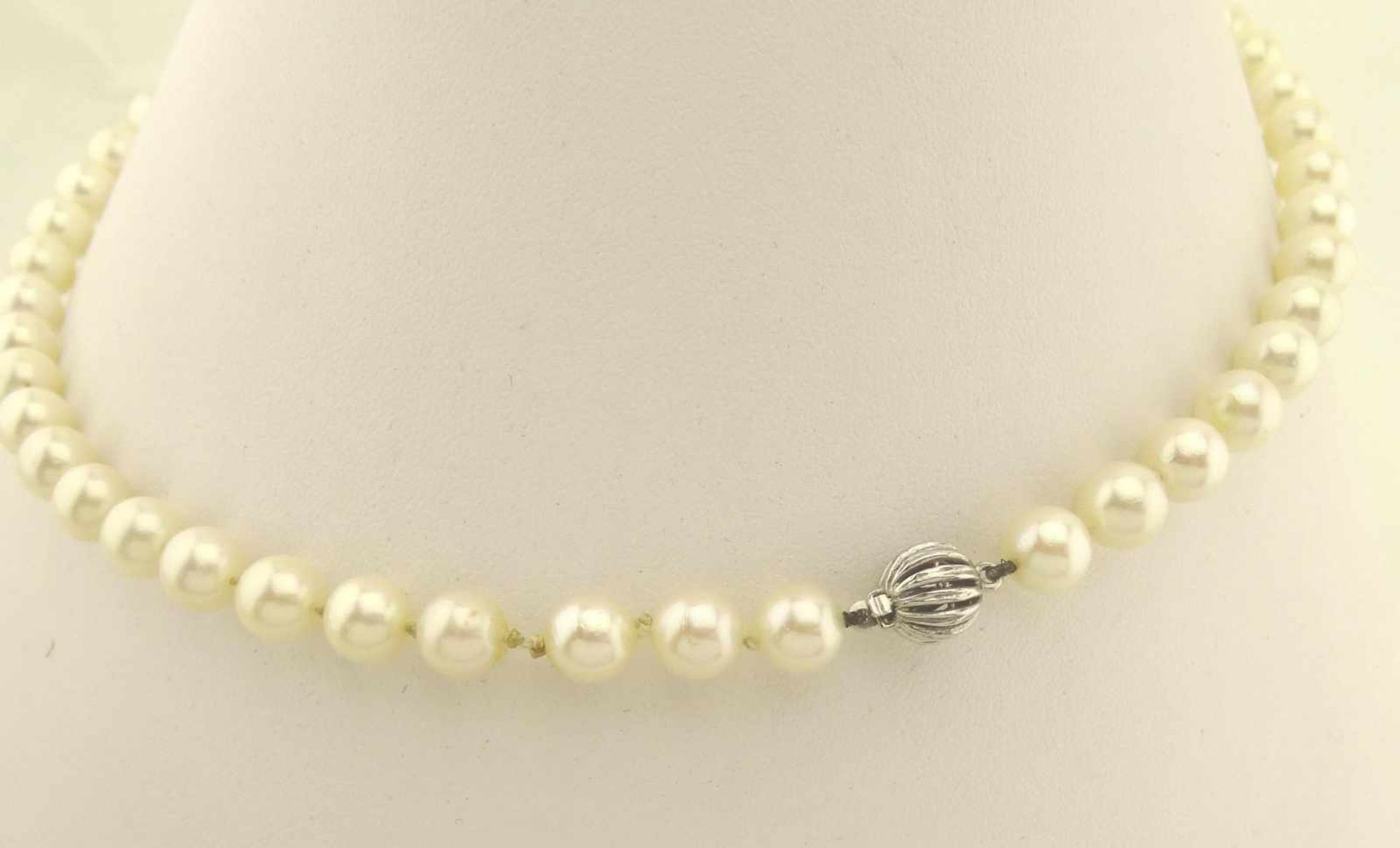 Akoya Perlenkette durchmesser der Perlen ca. 7,5mm, Länge ca. 44cm, Weißgold Kugelschloß in 585