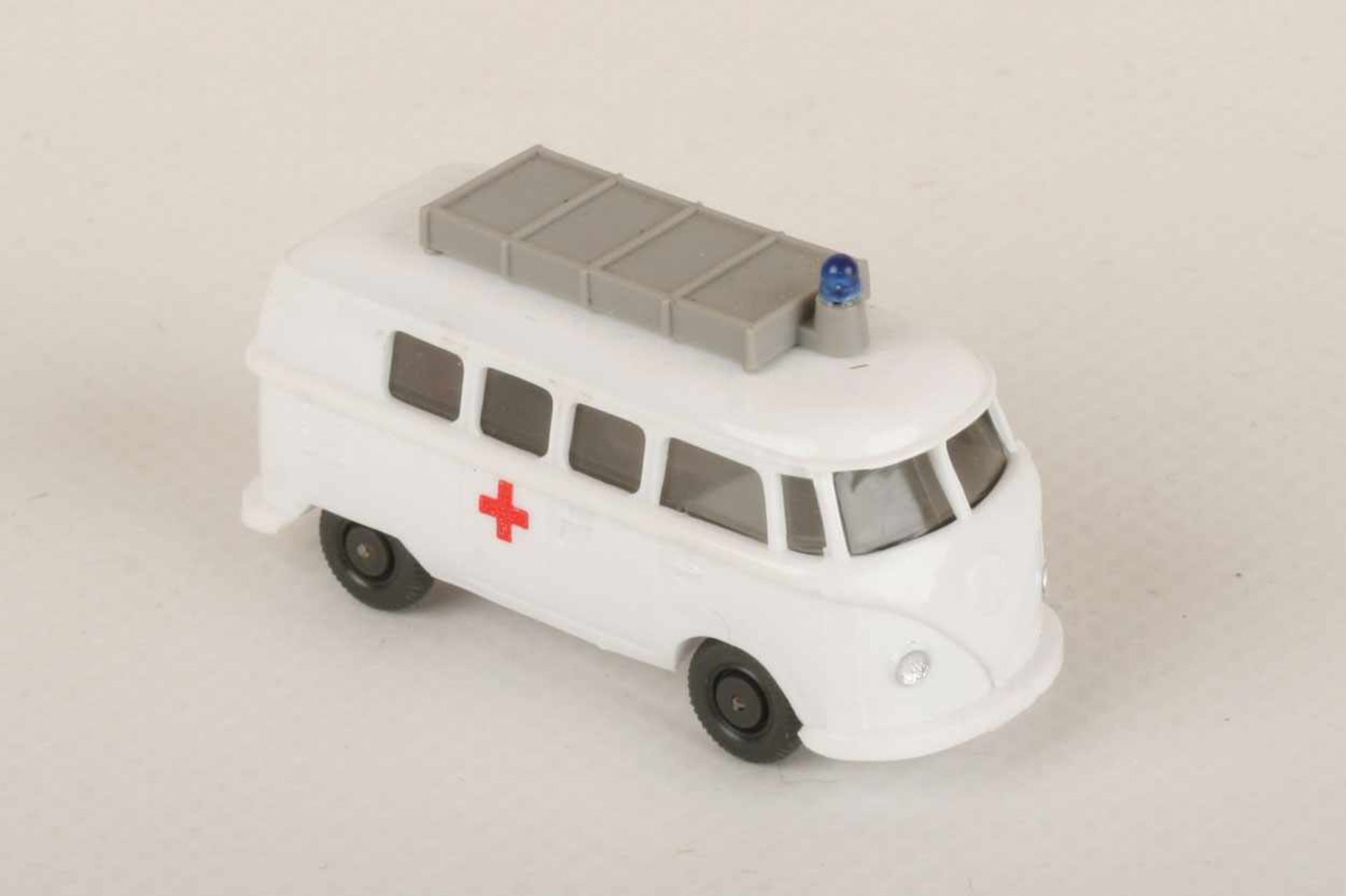 1VW T1 Krankenwagen mit Dachaufbau weiß 320/13, neuwertig