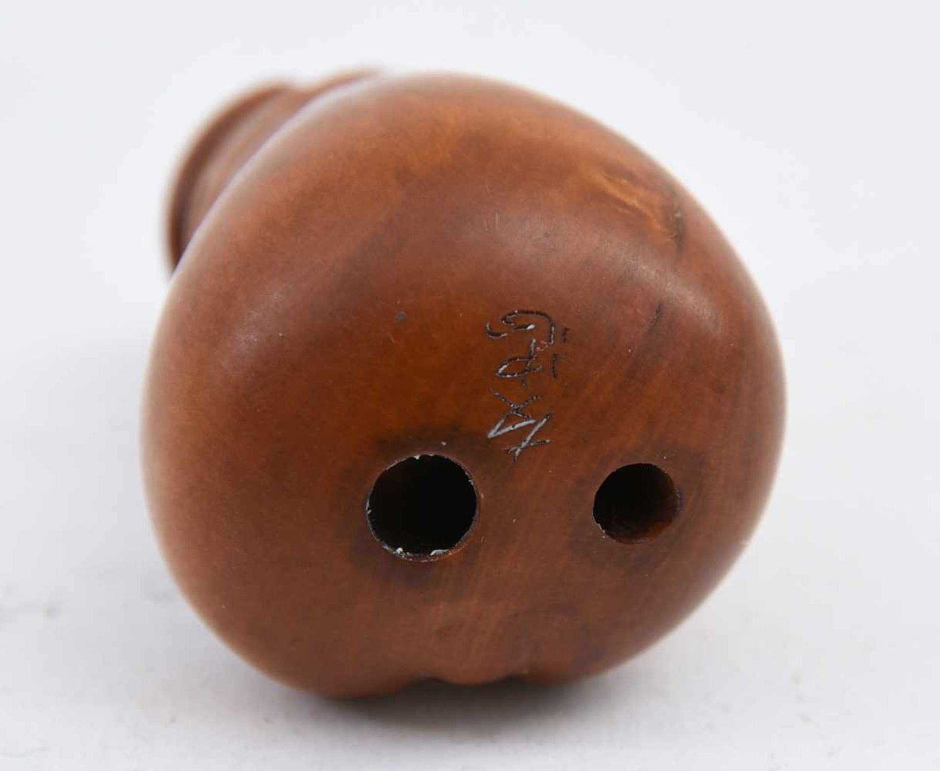 PENIS-NETSUKE, handgeschnitztes Sandelholz, Japan 20. Jahrhundert Miniatur- Penis mit Gesicht und - Bild 2 aus 3