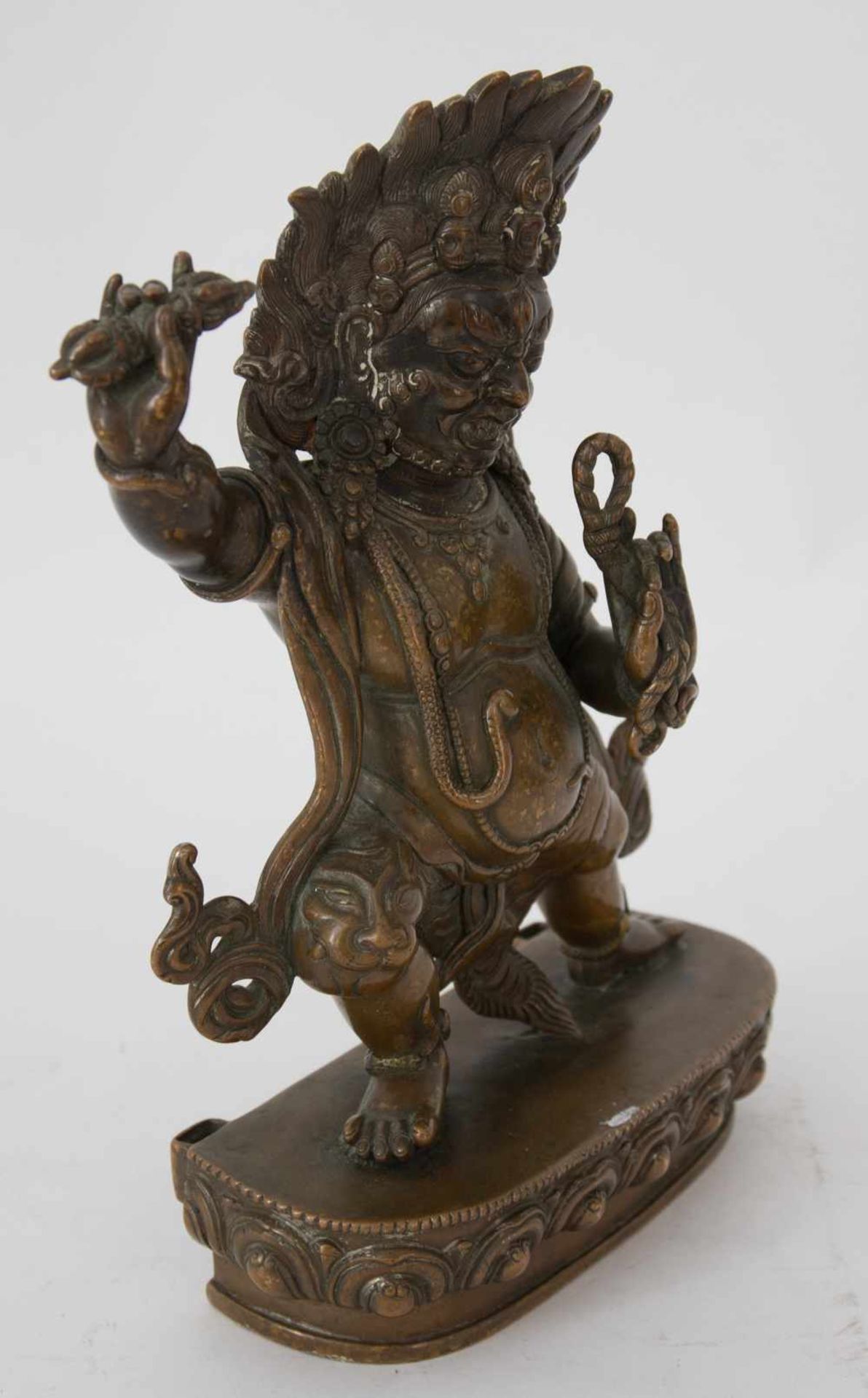 FIGUR DES MAHAKALA MIT ZWEI ARMEN, Bronze, Nepal Eine bronzene Figur, die die buddhistische Gottheit - Bild 2 aus 6