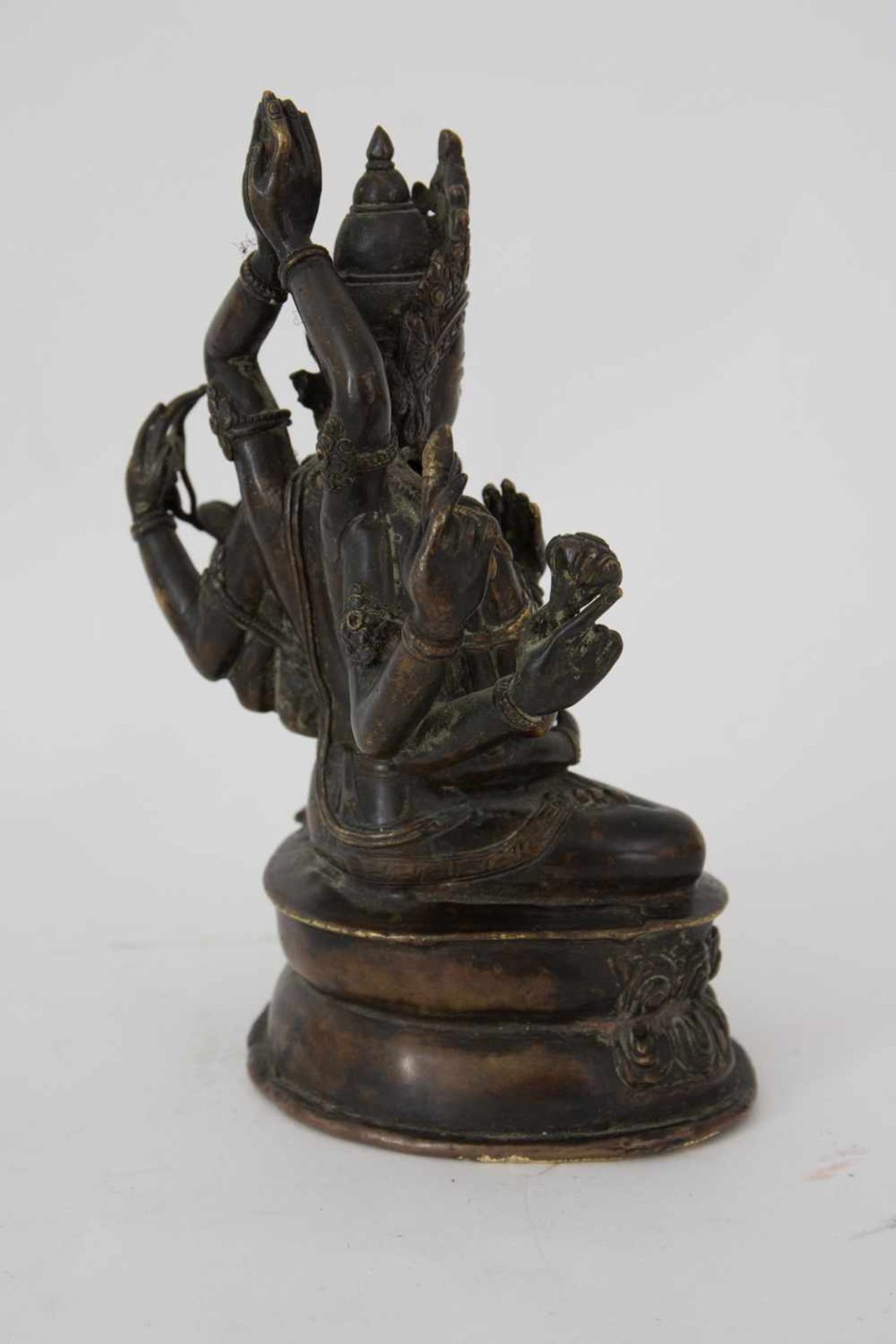 AVALOKITESVARA BODHISATTVA FIGURE, bronze, eastern Asia. A bronze Avalokitesvara Bodhisattva figure, - Bild 5 aus 7