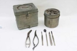 ZAHNARZT-UTENSILIEN, Kupfer verzinkt/Stahl, frühes 20. Jahrhundert Diverse zahnmedizinische