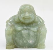 BUDDHA-FIGUR, Jade, Handarbeit, China 20. Jahrhundert Thronender lachender Buddha handgearbeitet aus