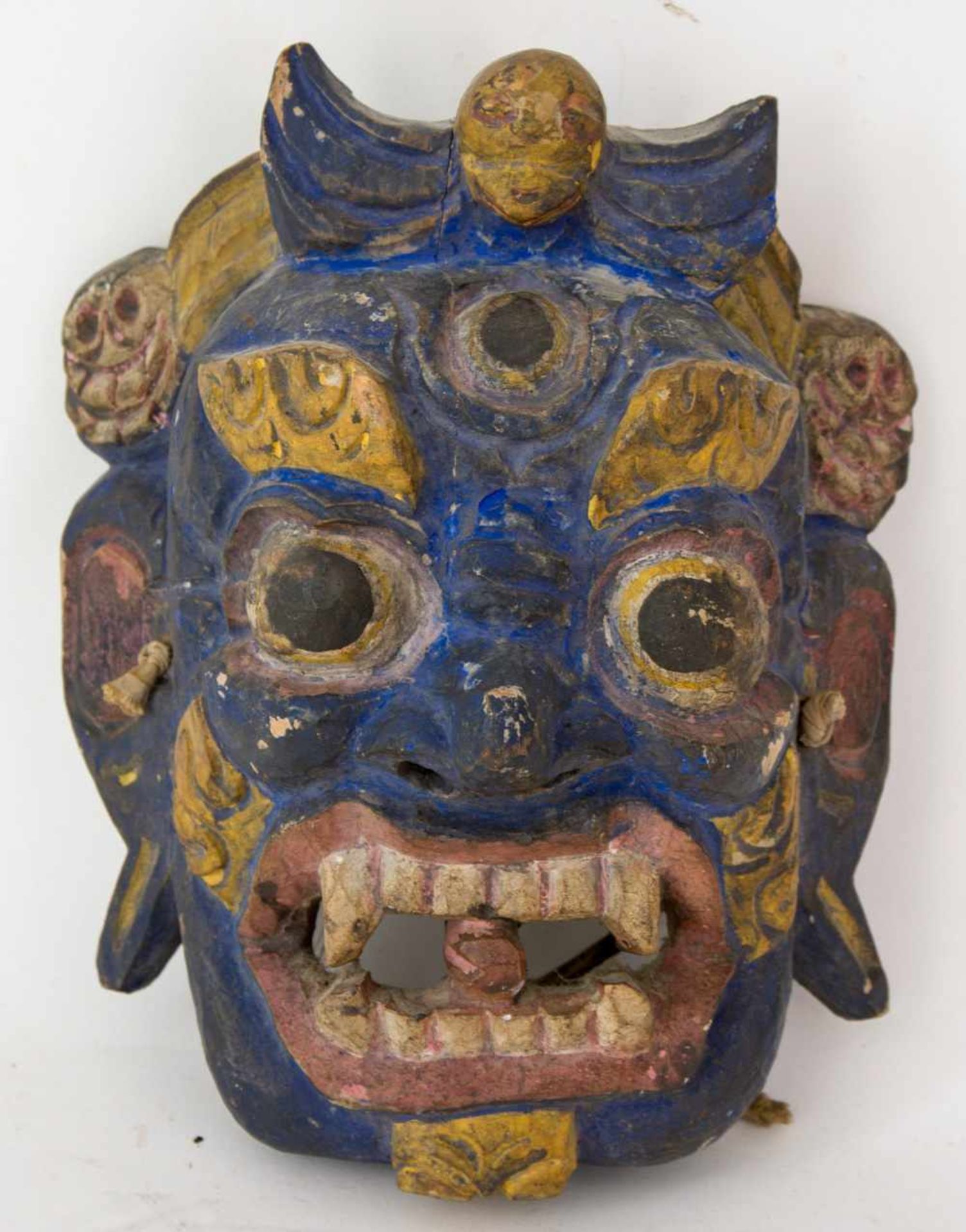 Maske des Schutzgottes BHAIRAVA, Holz, Nepal/Tibet 20. Jahrhundert. Geschnitzte und polychrom