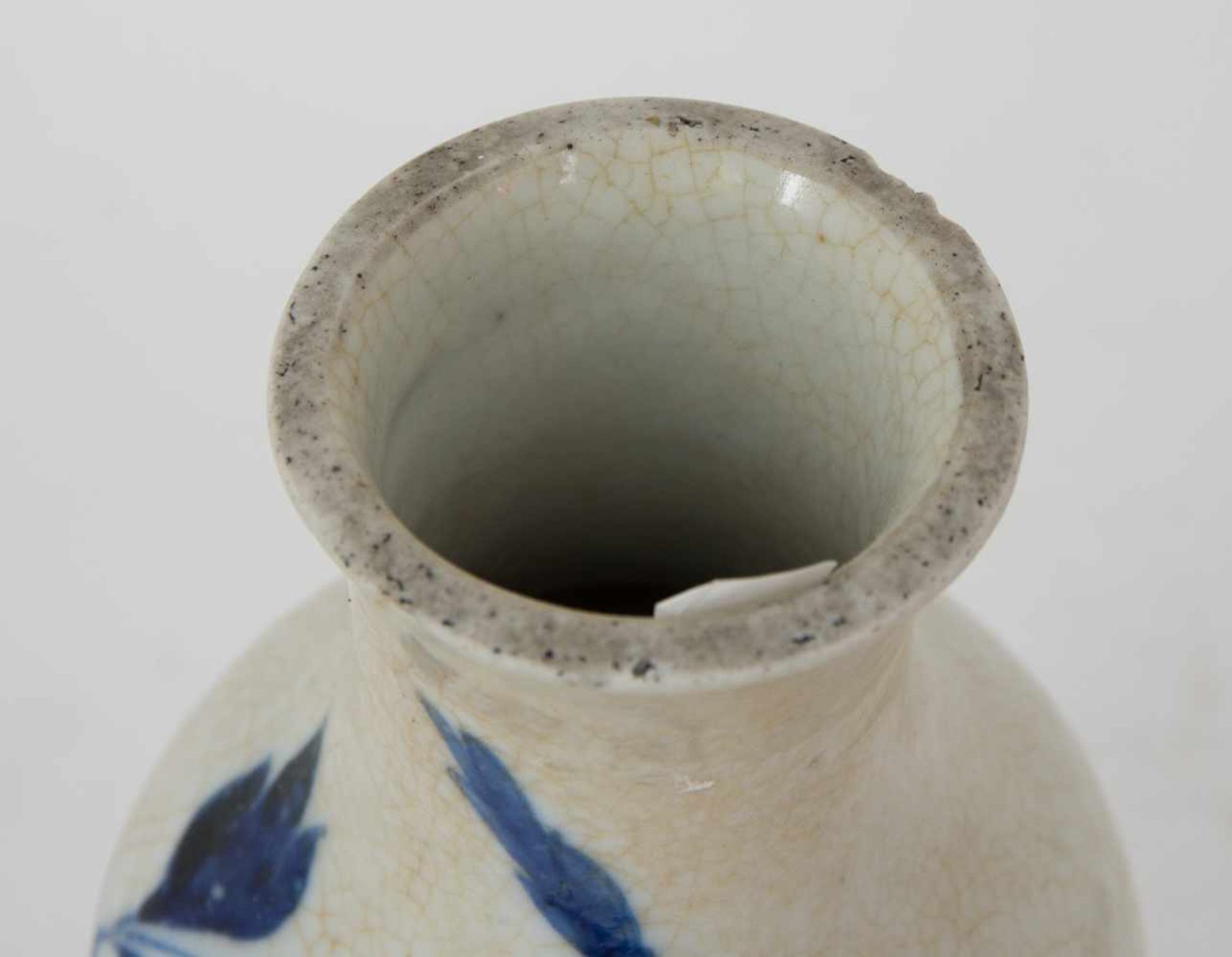 CHINESE CERAMIC VASE, painted in blue Blue painted ceramic vase, China,23 x 7 cm. - Bild 5 aus 6