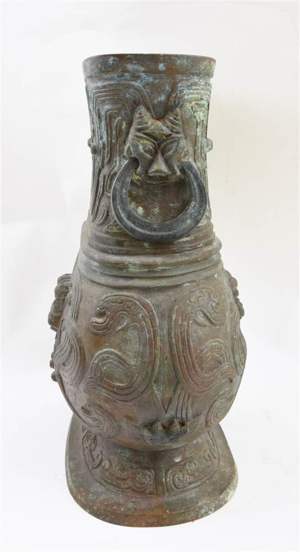 BRONZE-VASE, zieserlierte und patinierte Bronze, China 20. Jahrhundert Bauchige nach oben - Bild 2 aus 3