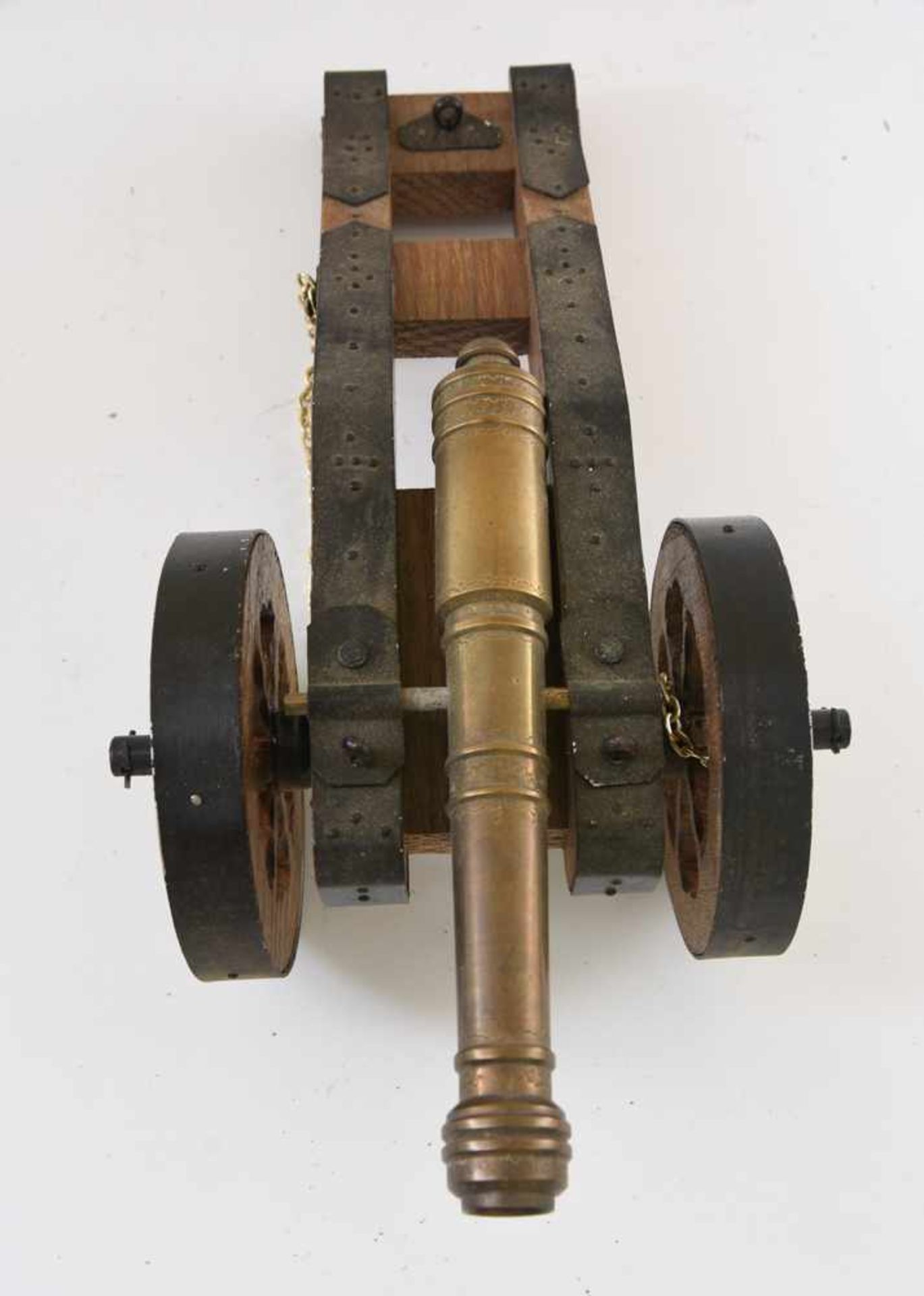 KANONE, Holz/Metallbeschläge, 20. Jahrhundert Maße: 10 x 35 cm. Zustandsbeschreibung Guter - Bild 2 aus 3