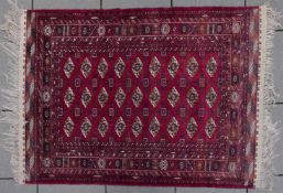 TEPPICH TURKMENISTAN, Seide und Baumwolle, Pakistan 174 x 127 cm. Zustandsbeschreibung Guter