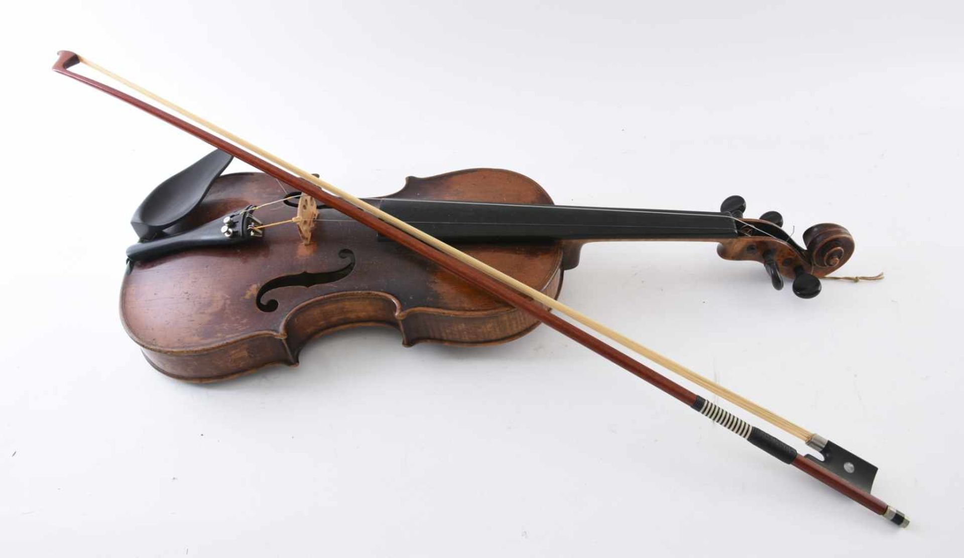 FRANCESCO RUGGERI. Nach. Geige mit Bogen und Kasten,Modell von 1676, um 1900 Wohl um 1900 - Bild 9 aus 9