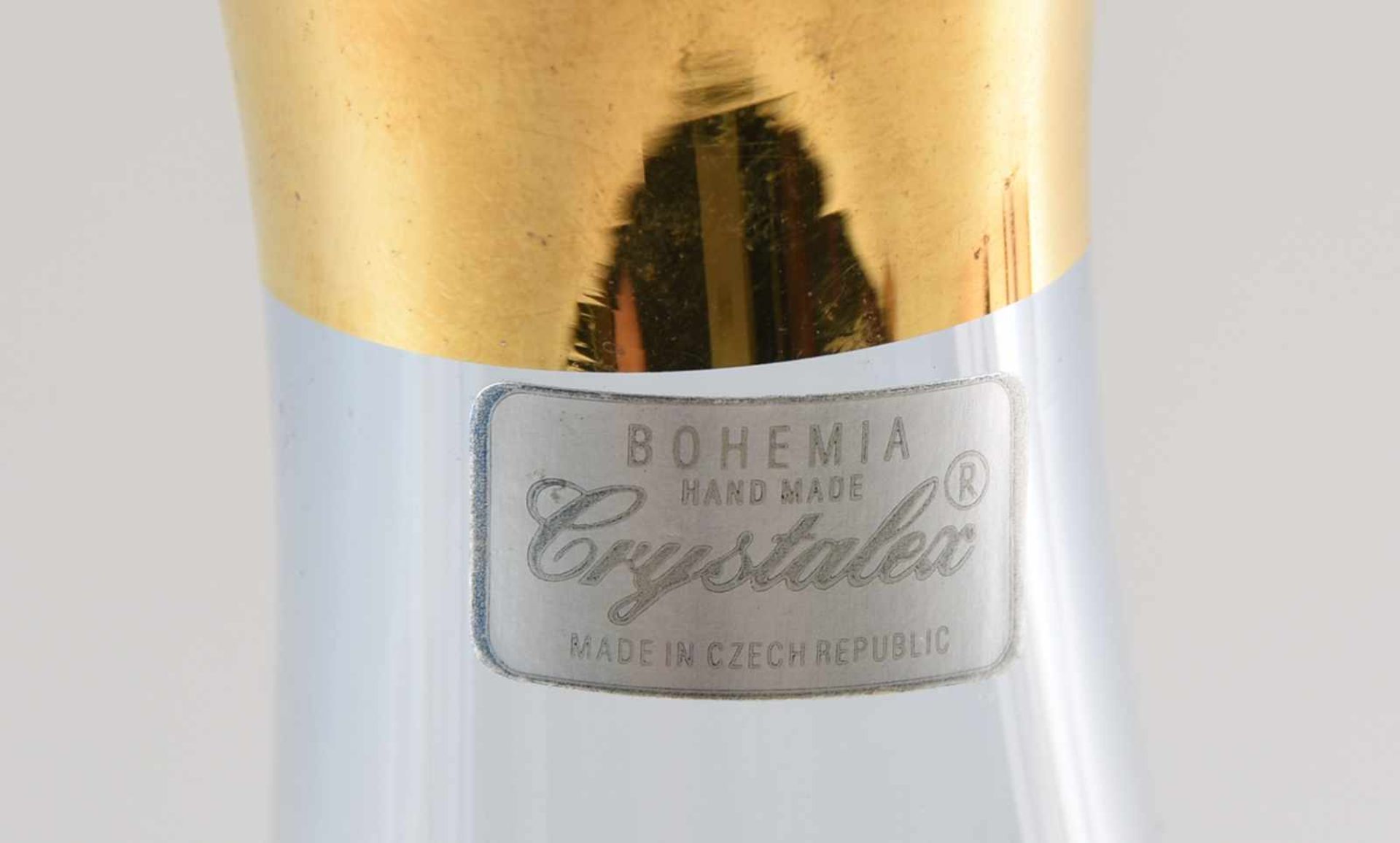 BÖHMISCHE KARAFFE MIT ROSENDEKOR, mundgeblasenes bläuliches Glas goldstaffiert, Tschechien 1990er- - Bild 2 aus 5