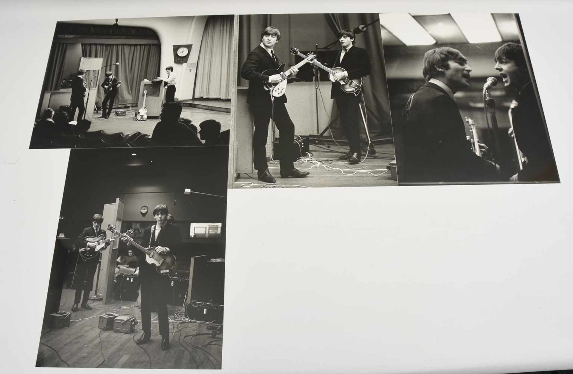 THE BEATLES- PHOTOGRAPHS 1: "Recording in Paris", großformatige S/W Fotos auf Fotopapier, Paris