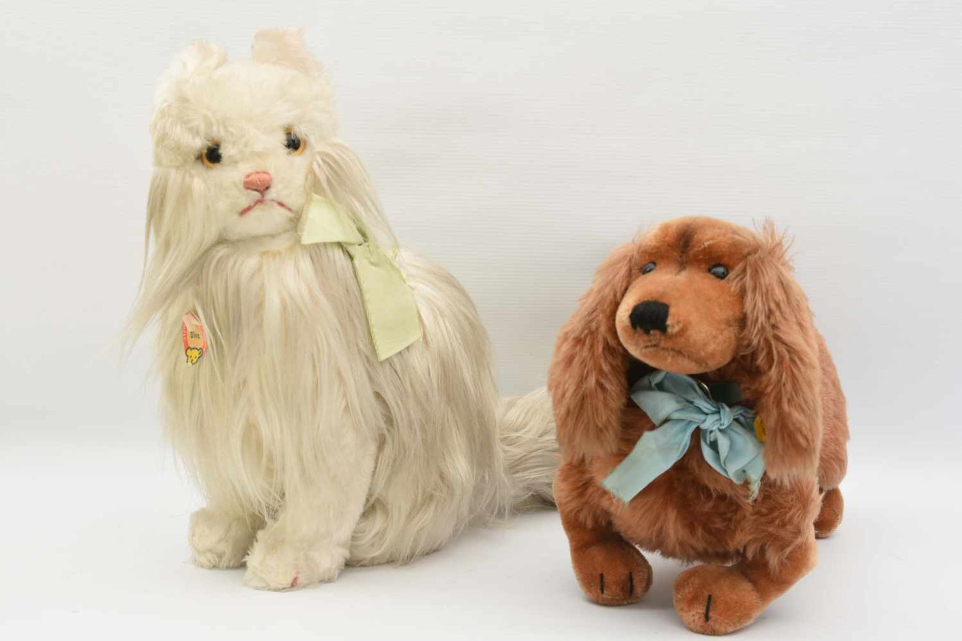 STEIFF. Konvolut "Haustiere",Wolle/Baumwolle Deutschland um 1975 Zwei heimische Haustiere: Dackel (