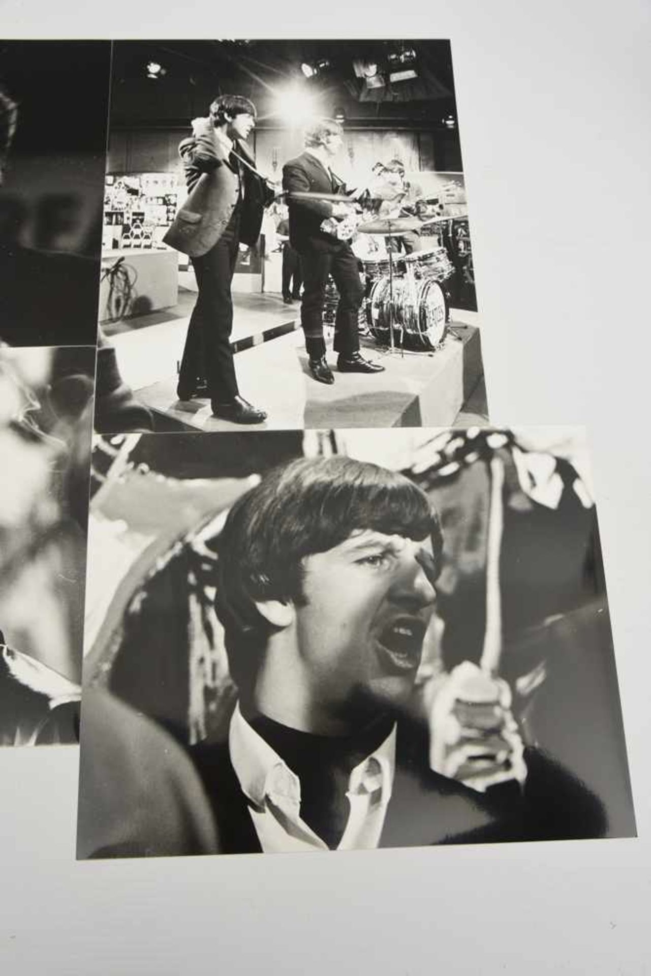 THE BEATLES- PHOTOGRAPHS 5: "Ready Steady Go", SW-Abzüge auf Fotopapier, 1964 13 großformatige SW- - Bild 8 aus 8