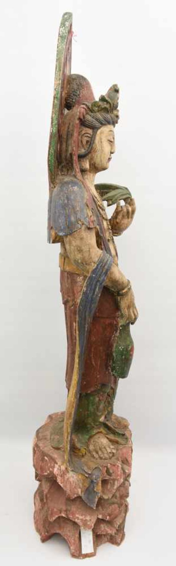 KWAN-YIN, beschnitztes und polychrom bemaltes Holz, China um 1900 Darstellung der chinesischen - Bild 3 aus 5