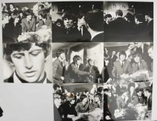 THE BEATLES- PHOTOGRAPHS 6: "Press Conference Premiere of A Hard Day´s Night", SW-Abzüge auf