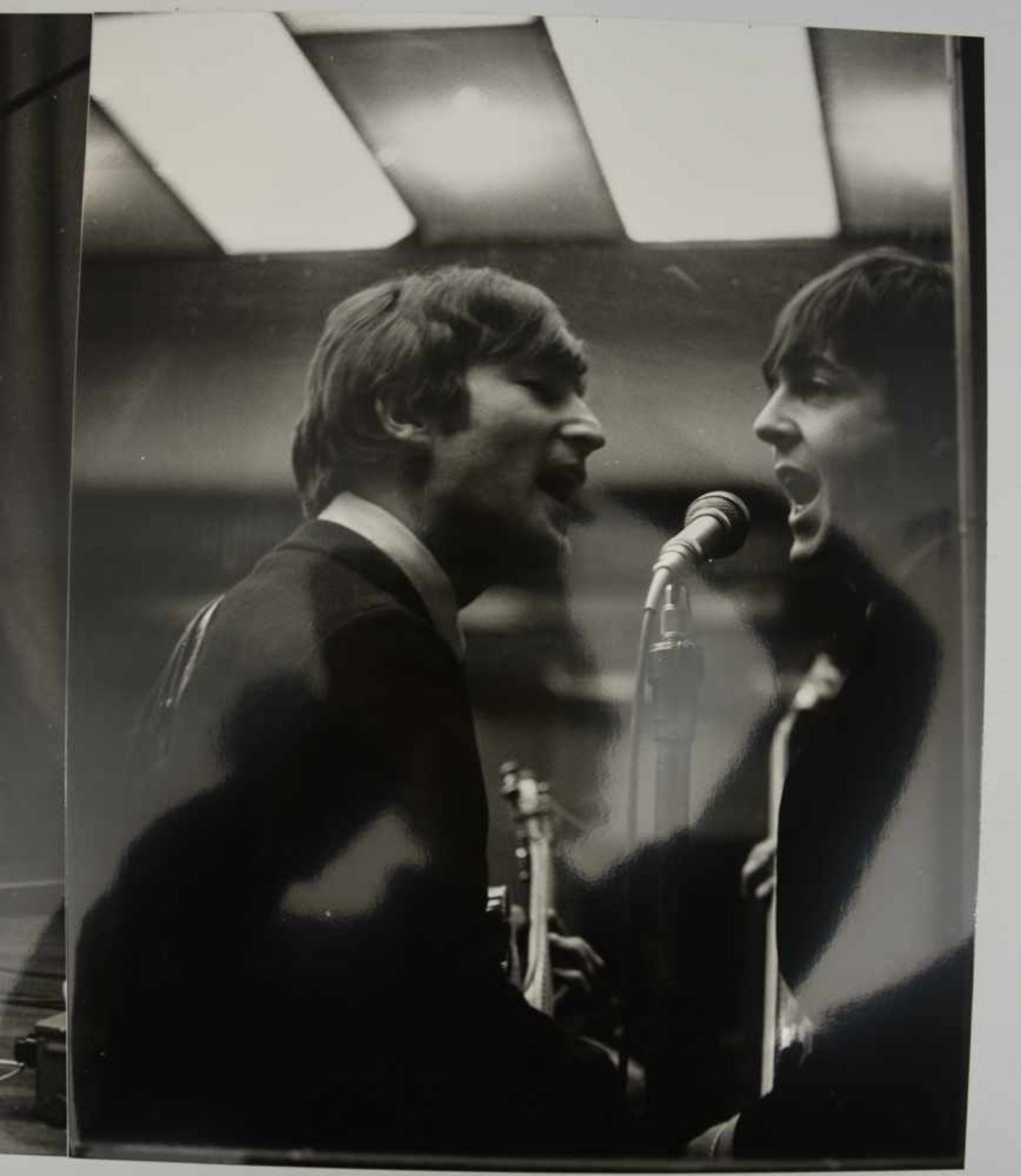 THE BEATLES- PHOTOGRAPHS 1: "Recording in Paris", großformatige S/W Fotos auf Fotopapier, Paris - Bild 2 aus 6