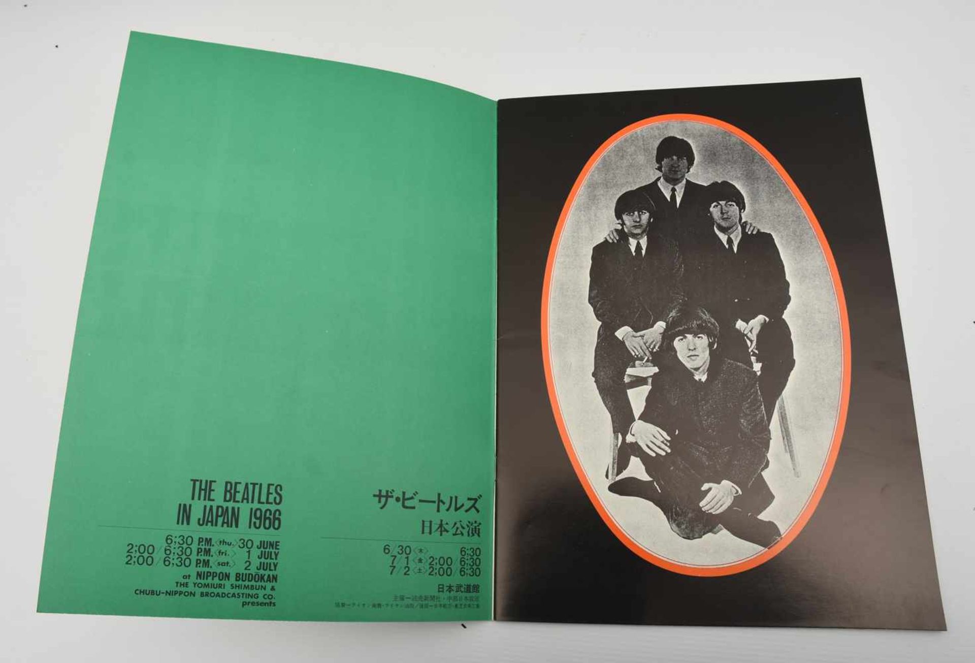 THE BEATLES- TOURBOOK: "THE BEATLES IN JAPAN", zweisprachig, polychromer Popart- Print, Japan 1966 - Bild 2 aus 4