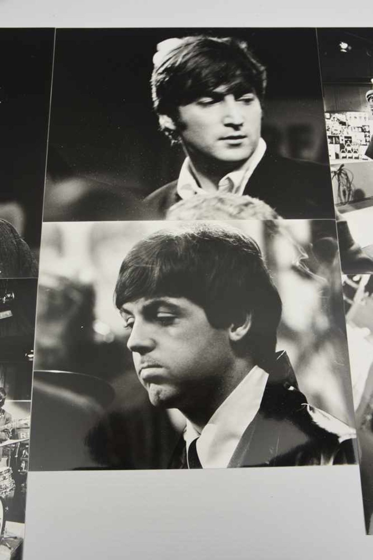 THE BEATLES- PHOTOGRAPHS 5: "Ready Steady Go", SW-Abzüge auf Fotopapier, 1964 13 großformatige SW- - Bild 7 aus 8