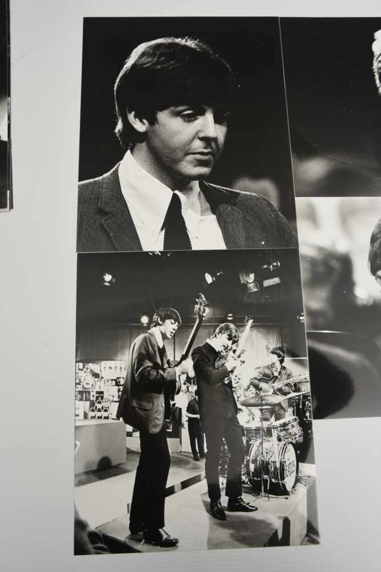 THE BEATLES- PHOTOGRAPHS 5: "Ready Steady Go", SW-Abzüge auf Fotopapier, 1964 13 großformatige SW- - Bild 6 aus 8